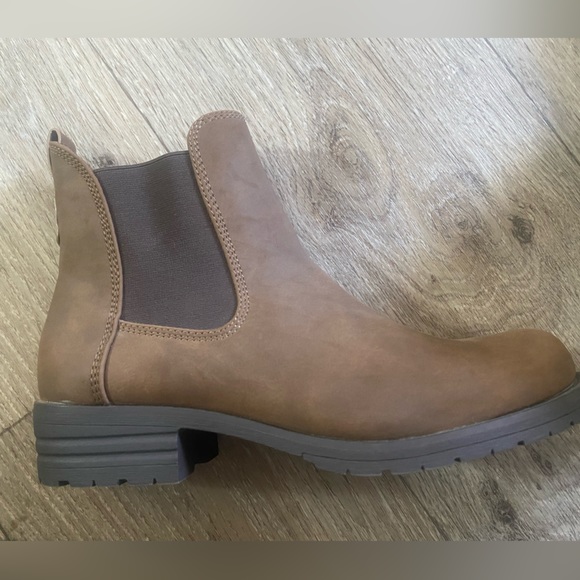 Call it spring boots - Picture 3 of 3